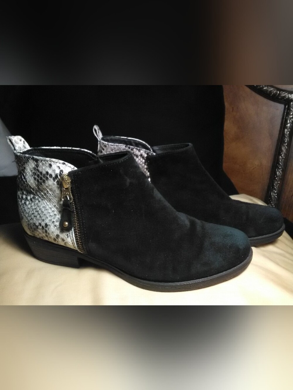 BNWOT Eric Michael Black HANDMADE Suede Ankle Boots REAL Snakeskin Heel Sz.39/ 7
